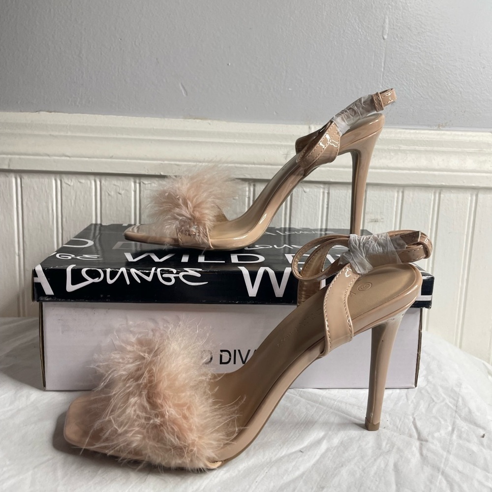 Wild Diva Nude Feathered Heels